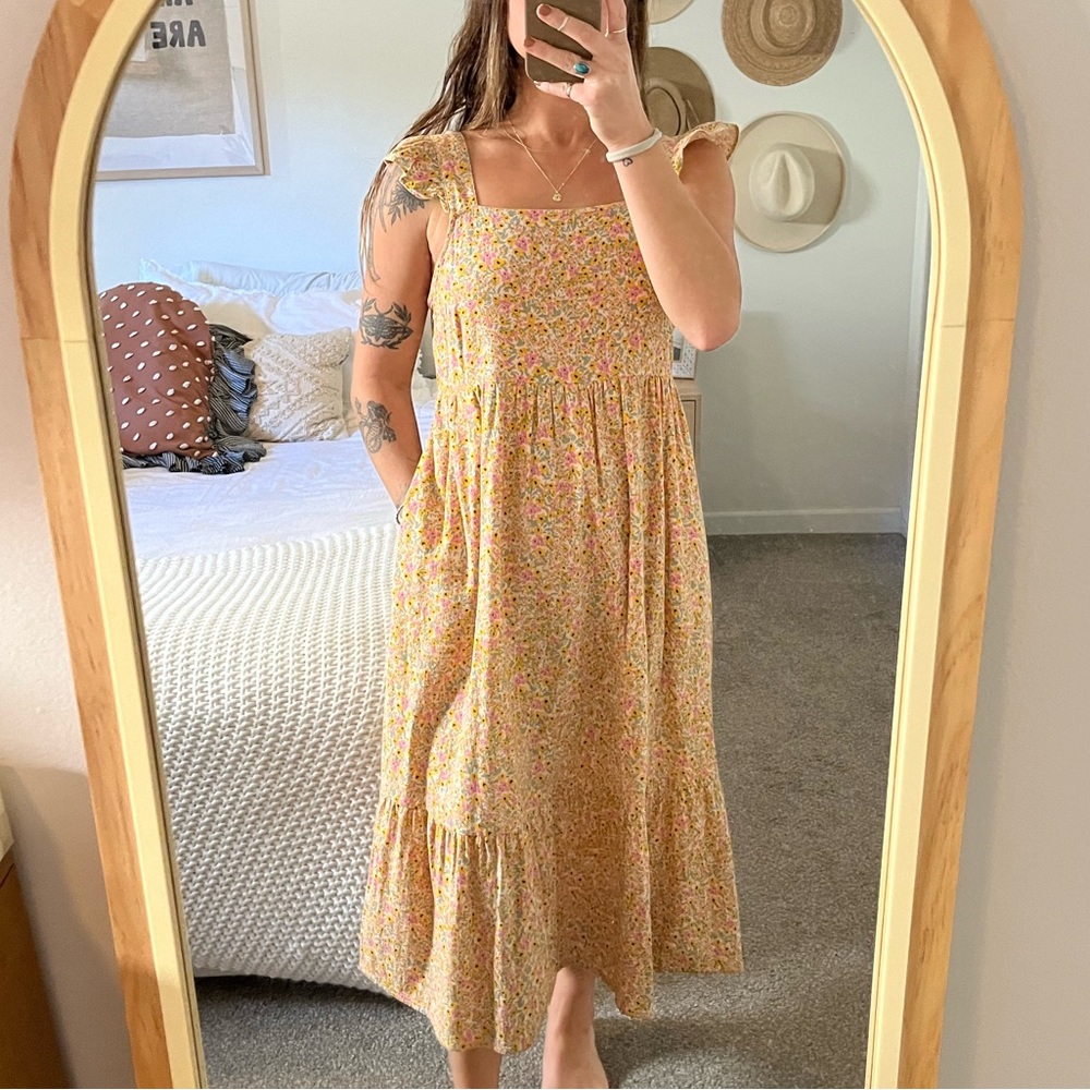 Universal Thread floral maxi dress, size small, with pockets